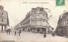 Cholet * L'avenue Gambetta Et La Rue Nationale * Commerce Magasin A LA PYRAMIDE - Cholet