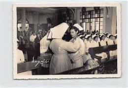 Philippines - ILOÍLO - Young Nurses During The Graduation - PHOTOGRAPH By Degats Size 9 Cm. By 13 Cm. - Philippines