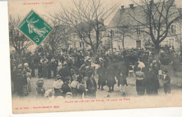 88 // CORCIEUX   Place De L'hotel De Ville Un Jour De Fête - Corcieux