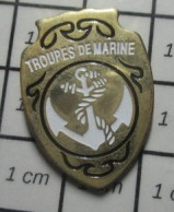 621 Pin's Pins / Beau Et Rare / MILITARIA / TROUPeS DE MARINE  ARME DE L'ARMEE DE TERRE - Militaria