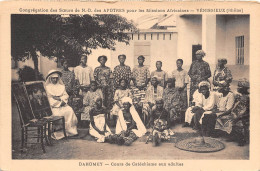 BENIN DAHOMEY Cours De Catechisme Aux Adultes Congregation Des Soeurs De ND Des Apotres 31(scan Recto-verso) MA195 - Benín