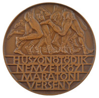 1981. "Szeged 1981 / Huszonötödik Nemzetközi Maratoni Verseny" Kétoldalas, Bronz Futósport Emlékérem (60mm) T:1- Ph. - Sin Clasificación