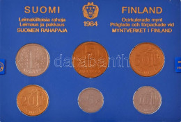 Finnország 1984. 5p-5M (6xklf) Forgalmi Sor Plasztik Tokban T:UNC Finland 1984. 5 Pennia - 5 Markka (6xdiff) Coin Set In - Non Classés