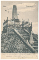 T2/T3 1905 Arad, Vesztőhely, Divatos úrhölgy Kalapban / Monumentul Celor 13 Generali / Monument, Lady In Fashion Dress ( - Ohne Zuordnung