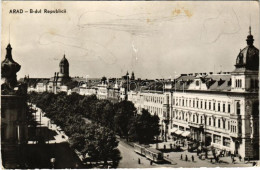 * T2/T3 ~1969 Arad, B-dul Republicii / Utca Villamossal / Street And Tram (EK) - Unclassified