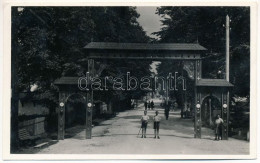 T2 1942 Borszék, Borsec; Bejárat A Fürdőtelepre. Heiter György Udvari Fényképész Eredeti Felvétele és Kiadása / Entry To - Ohne Zuordnung