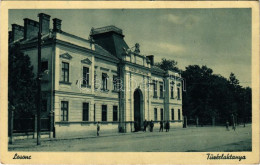 T2/T3 1940 Losonc, Lucenec; Tüzérlaktanya. Hungária Könyvesbolt Kiadása / Hungarian Military, Artillery Barracks, Soldie - Non Classés