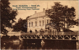 T2/T3 1918 Lajtabruck, Bruck An Der Leitha; Ferenc Ferdinánd Szálloda, Híd. Vasúti Levelezőlapárusítás 9153. / Hotel Erz - Unclassified