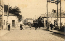 T2/T3 1917 Odobesti, Odobest; WWI Street View, German Soldiers. Photo (EK) - Non Classés