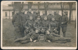 * T3 Cca 1920 Csehszlovák Katonák Tatán / Czechoslovakian Soldiers In Tata. Photo (szakadás / Tear) - Ohne Zuordnung