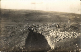 * T2/T3 Osztrák-magyar Katonák A Lövészárokban / WWI Austro-Hungarian K.u.K. Military, Soldiers In The Trenches. Photo - Ohne Zuordnung