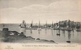 Passage Lanriec , Concarneau * Abri Du Marin , Par Une Fenêtre , Vue Sur L'avant Port * Bateaux De Pêche - Concarneau