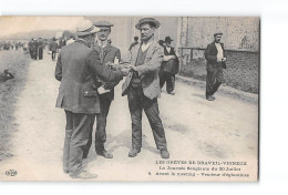 Les Grèves De DRAVEIL VIGNEUX - La Journée Sanglante Du 30 Juillet - Avant Le Meeting - Vendeur - Très Bon état - Draveil