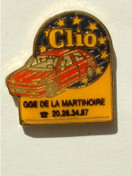 PIN'S RENAULT CLIO - GGE DE LA MARTINOIRE - Renault