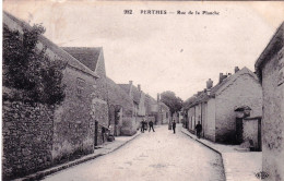 77 - Seine Et Marne -  PERTHES - Rue De La Planche - Perthes