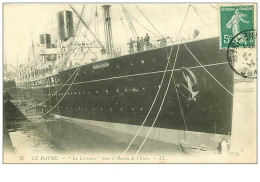 BATEAUX.n°2582.LE HAVRE."LA LORRAINE" DANS LE BASSIN DE L'EURE - Ferries