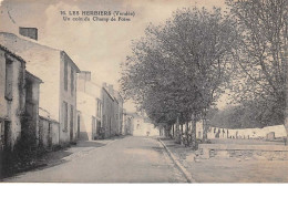 85.n°59444.les Herbiers.un Coin Du Champ De Foire - Les Herbiers