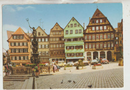 Tubingen  Markiplatz-Osteselle Mit Markitbrunnen  Rue Et Place -Fontaine Bien Animée_ Et Café Restaurant  Voitures - Tuebingen