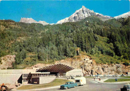 Automobiles - Chamonix - Pélerins - Entrée Du Tunnel Sous Le Mony Blanc Et L'Aiguille Du Midi - CPM - Voir Scans Recto-V - PKW