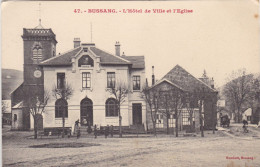 88. BUSSANG. CPA. L'HOTEL DE VILLE ET L'EGLISE. - Bussang