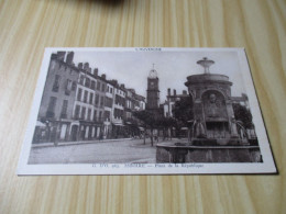 CPA Issoire (63).Place De La République - Carte Animée. - Issoire