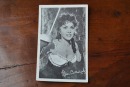 Photo Carte Postale CPA Photographie Ancienne Actrice Gina Lollobrigida La Belle Des Belles  - Artistas