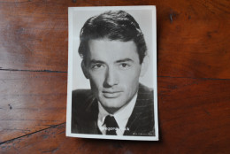 Photo Carte Postale CPA Photographie Ancienne Gregory Peck 2Oth Century Fox - Artistas