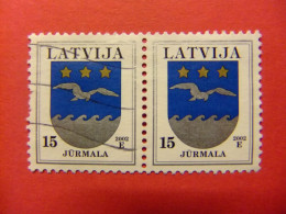 111 LETONIA - LATVIJA 2002 / ESCUDO JURMALA  / YVERT 528 FU - Lettonie