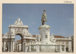 U5963 Portugal - Lisboa - Praça Do Comercio - A Estatua De D. JoséI E O Arco Da Rua Augusta / Non Viaggiata - Lisboa