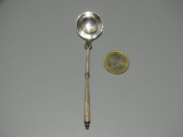 -PETITE CUILLERE A MOUTARDE ARGENT NIII Poinçon MINERVE Orfèvre à Déchiffrer E - Silverware