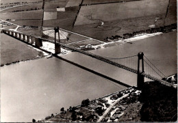 12-4-2024 (1 Z 45) France - B/w - Pont De Tancarville - Bruggen