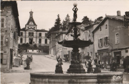 SAINT JEAN De BOURNAY - CPSM : Place Général De Gaulle - Saint-Jean-de-Bournay