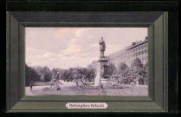 AK Helsinki, Denkmal Mit Grünanlage  - Finland