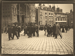 Nantes * Place Cathédrale , Foule * Jour De Fête Dieu 1903 ? * Photo Ancienne 12.5x10cm - Nantes