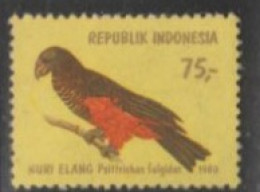 1980 INDONESIA USED STAMP ON BIRD/ - Pappagalli & Tropicali