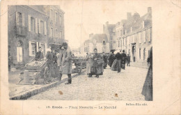 24-4637 : ERNEE. LE MARCHE PLACE  MAZARIN - Ernee