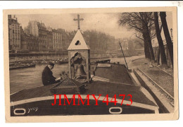 CPA - PARIS - Chapelle Des Mariniers " Pont Saint Michel " Le Bateau Saint-Pierre Et Saint-Paul - Péniches