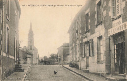 VOUNEUIL SOUS VIENNE : LA RUE DE L'EGLISE - Vouneuil Sur Vienne