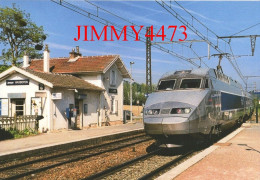 CPM - TGV ROUEN AVIGNON Via VERSAILLES & LYON - Gare De VAUBOYEN Rame 405 - Photo S. BALIZIAUX - Edit. Le Petit Cheminot - Stations With Trains