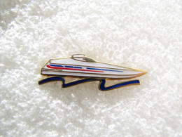 PIN'S       BATEAU  EMAIL GRAND FEU - Bateaux