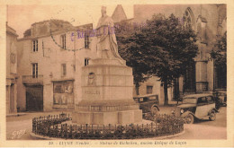 Luçon * Place Et Statue De Richelieu , Ancien évêque De Lucon * Automobiles Anciennes - Lucon