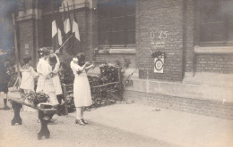 TIR à La CARABINE  -   Jeune Femme Tirant à La Carabine  -  Kermesse  -  Fête   -  14 Juillet  -  Carte Photo - Altri & Non Classificati