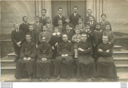 CARTE PHOTO  C. ROSSILLON A ISSY LES MOULINEAUX RELIGIEUX DEVANT EGLISE - Da Identificare