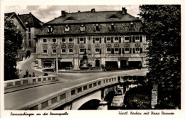 Donaueschingen, An Der Donauquelle, Fürstl.Neuhaus Mit Dianabrunnen - Donaueschingen