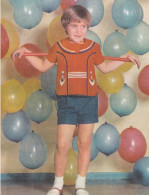 Soviet Fashion Card With The Pattern On The Backside - Little Boy In Shorts And T-shirt -  Printed 1979 - Ca. 18x14 Cm - Patrones
