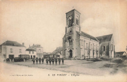 Le Pallet * La Place De L'église * Militaires Militaria - Otros & Sin Clasificación