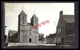 Susteren - Salvatorkerk . R.K. Kerk H. Amelberga. Echte Fotografie. Photo-carte - Petite Animation. 2 Scans. - Andere & Zonder Classificatie