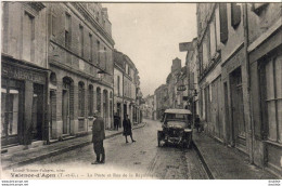 D82   VALENCE D'AGEN  La Poste Et Rue De La République - Valence