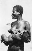  TCHAD Fort Archambault AEF Jeune Femme Mousgoum Et Son Enfant Non Circulé Carte Vierge 10(scan Recto-verso) MA201 - Tschad