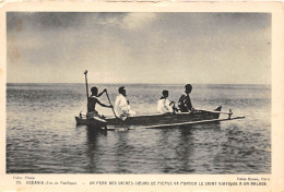 OCEANIE Un Pere Des Sacres Coeurs De Picpus Va Porter Le Saint Viatique A Un Malade 3(scan Recto-verso) MA243 - French Polynesia